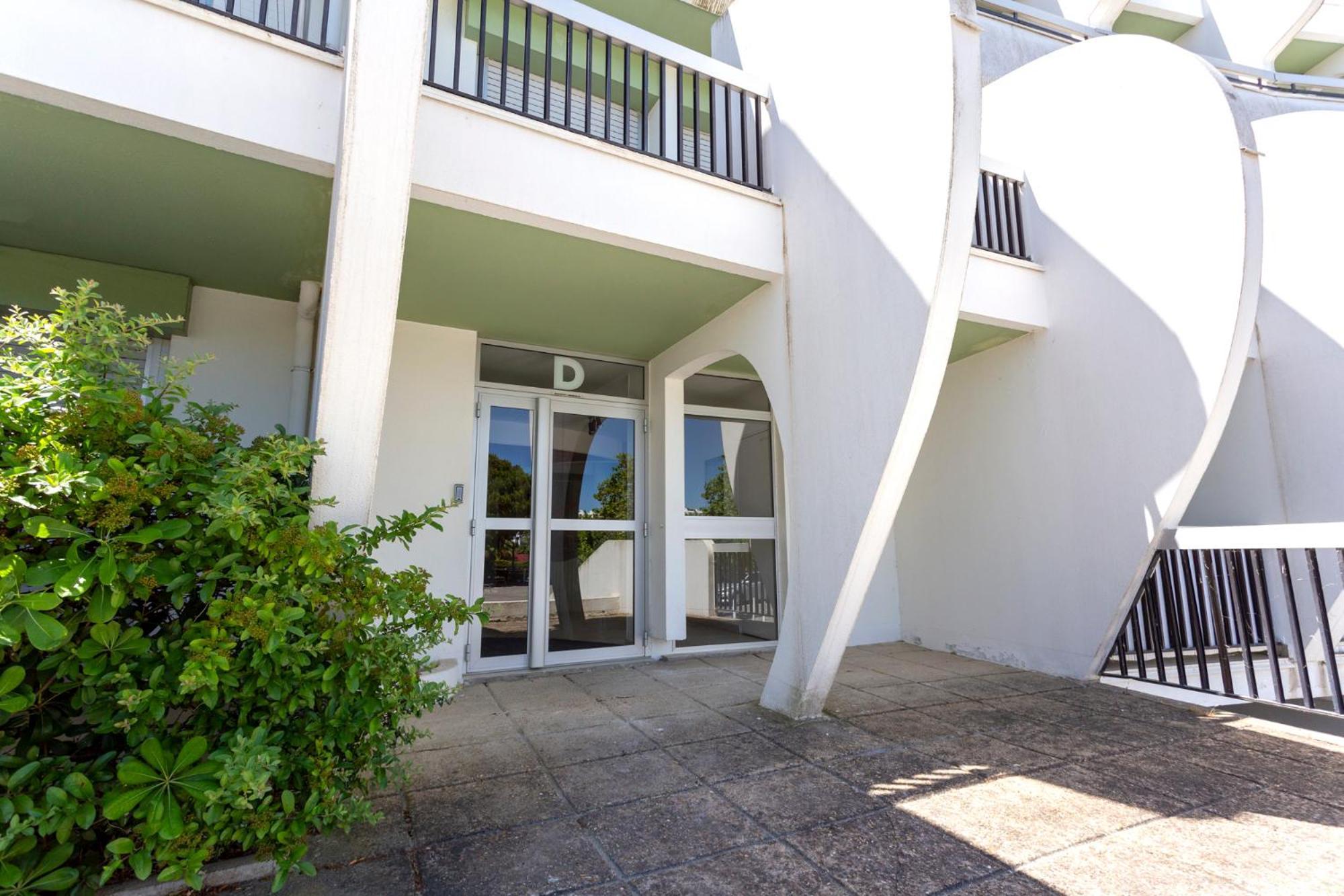 Chez Fabienne - Superbe Appartement Avec Vue Sur La Mer Et Parking Ла-Гранд-Мот Экстерьер фото